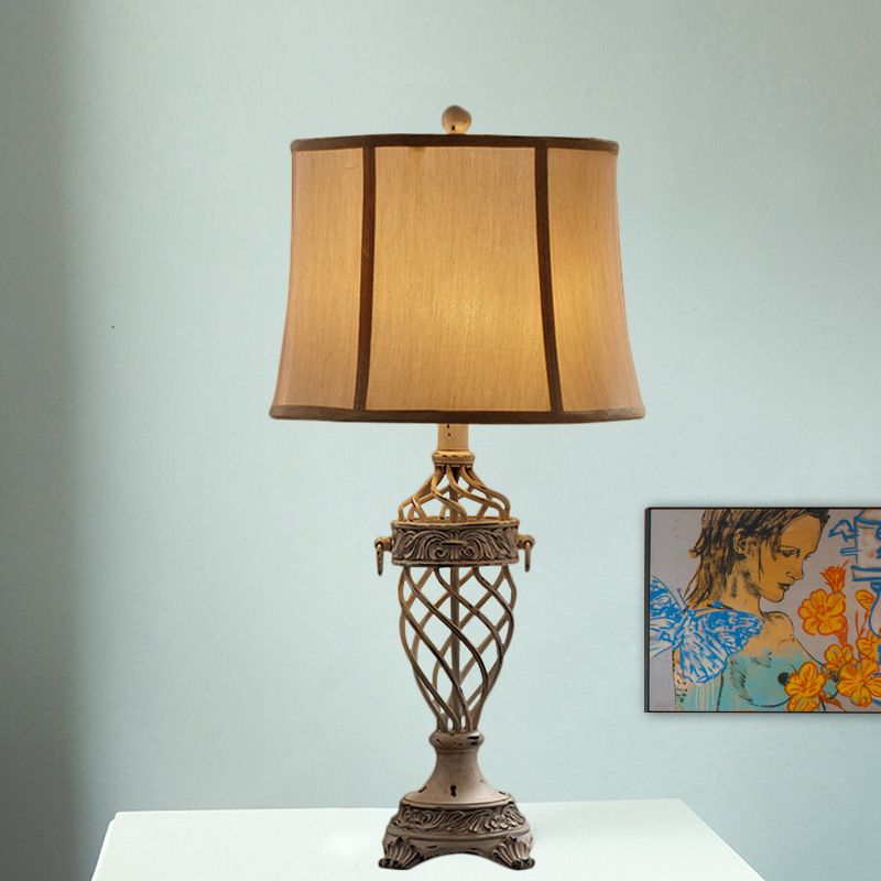 Lampada da tavolo bianca/nera a 1 lampadina Lampada da comodino con base a urna aperta in resina vintage con paralume in tessuto