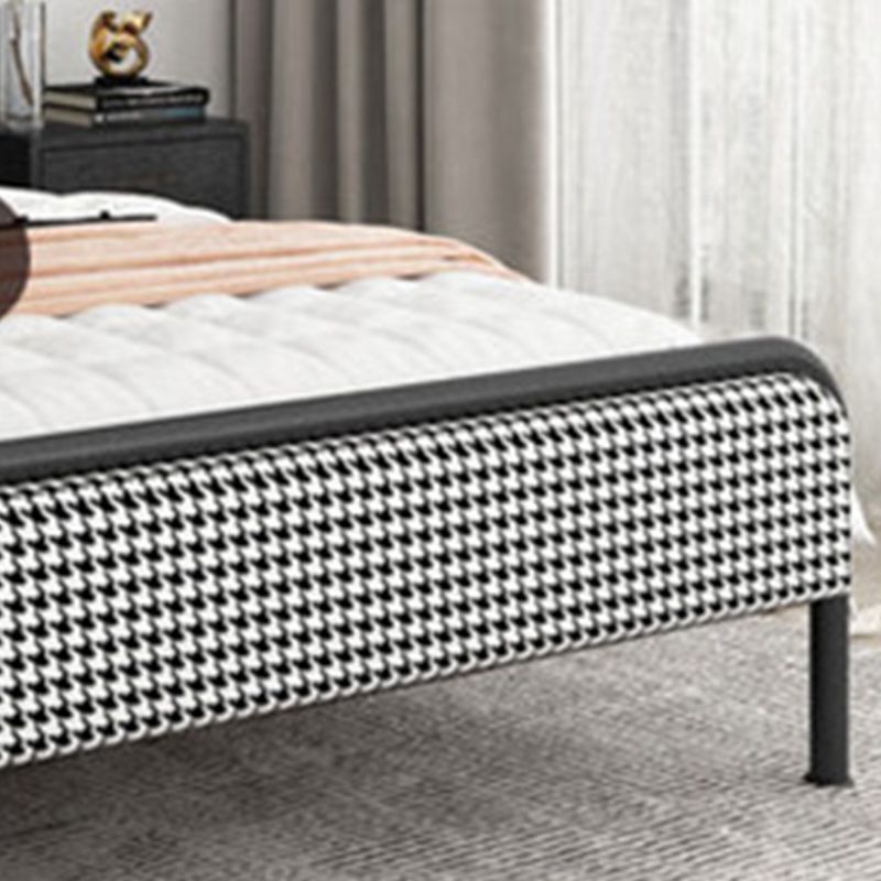 Glam Platform Bed Iron Frame Standard Bed with Rectangular Headboard