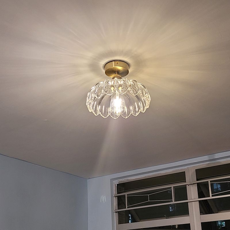 Lampada da soffitto moderna e creativa a forma di loto in rame a 1 luce con montaggio ad incasso