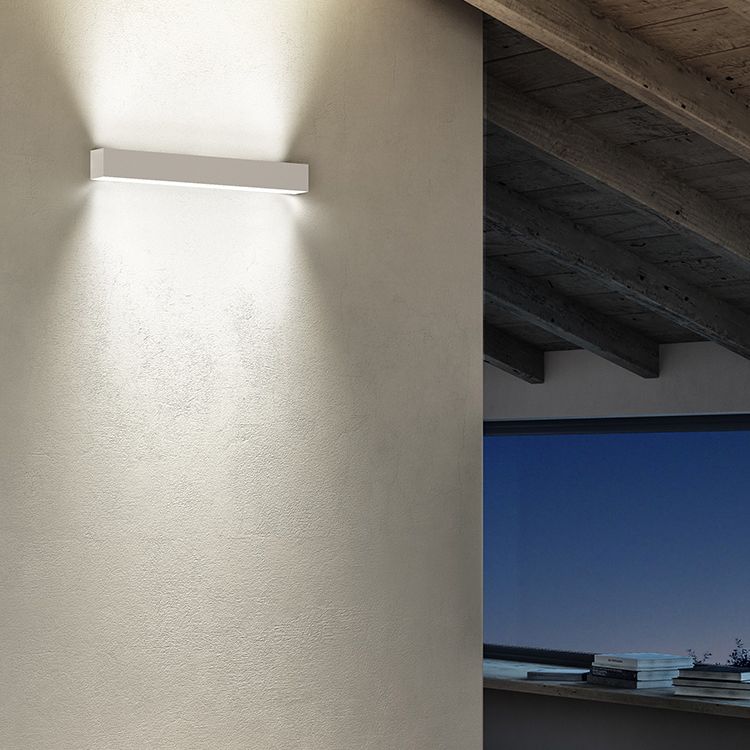 Modern Minimalist Style Linear Up and Down LED Wall Sconce Metal Wall Mounted Lamps