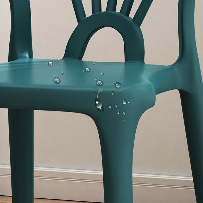 Sedia a braccio di plastica moderna per casa sedia da pranzo per le braccia
