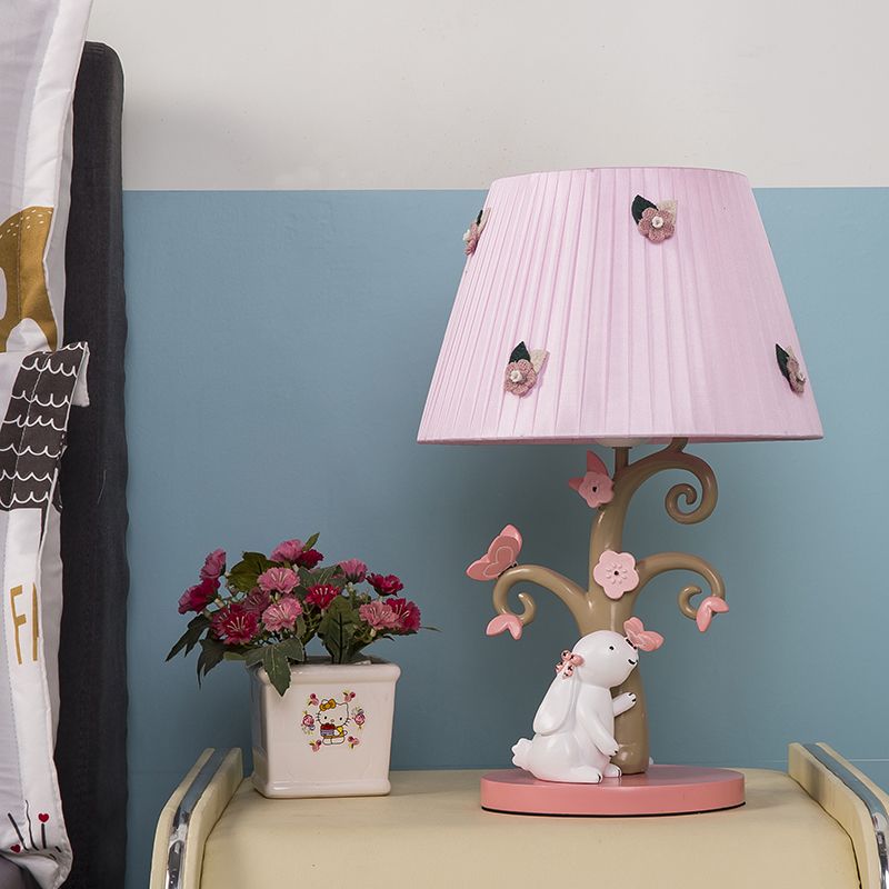 Cartoon geplooide schaduw tafel lichte stof 1 lamp slaapkamer nachtverlichting in roze met konijnendecoratie