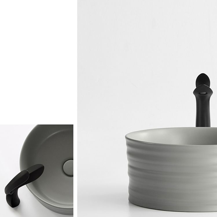 Modern Vessel Bathroom Sink Circular Porcelain with Pop-Up Drain Vessel Sink