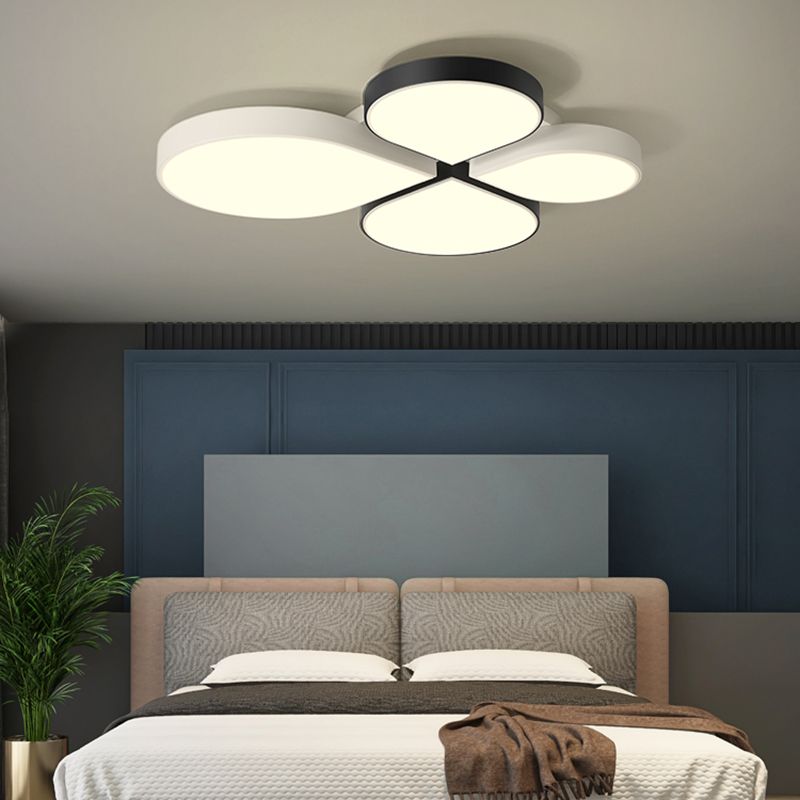 Plafonnier LED en acrylique à 4 lumières de style moderne et concis, plafonnier géométrique en fer laqué