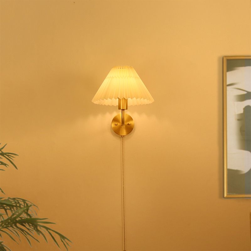 White Fabric Shaded Lighting Contemporary Golden Wall Light for Room