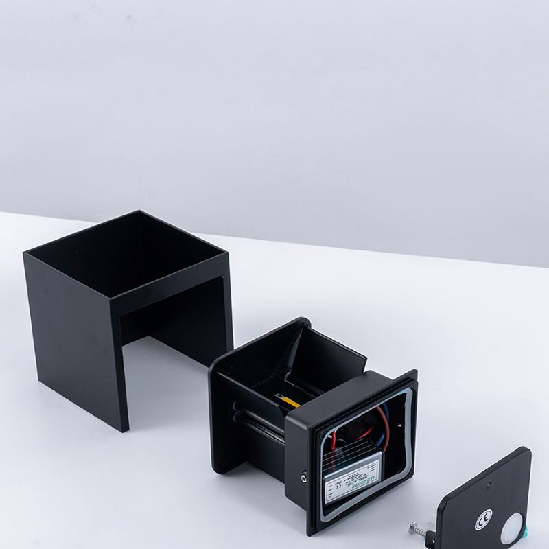 Moderne Stil quadratische Wandleuchte Leuchte Metall 2 Leuchten Wandmontierte Beleuchtung