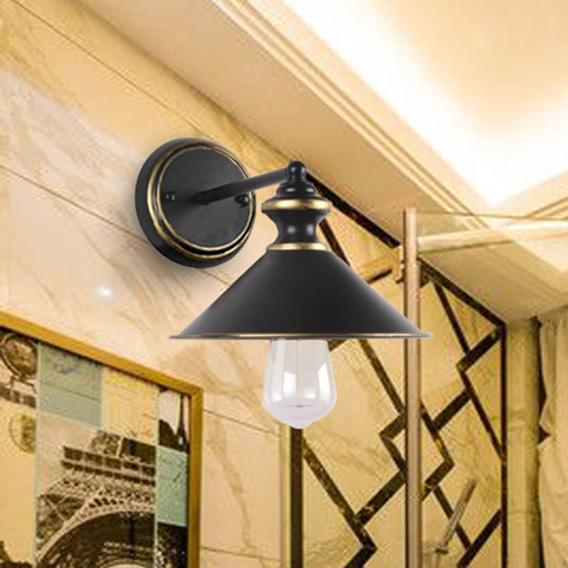 Lámpara de pared negra metálica Tombre cónico 1 Ligera de estilo industrial Iluminación para el comedor