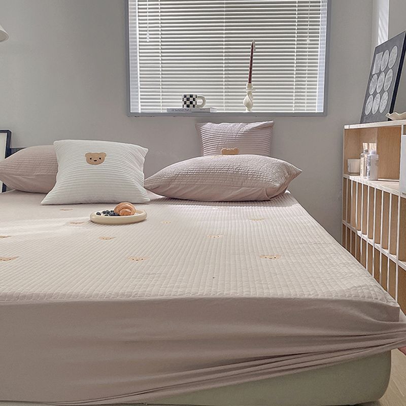 Modern Bed Sheet Bear Pattern Non-pilling Breathable Skin-friendly Sheet Bed Set