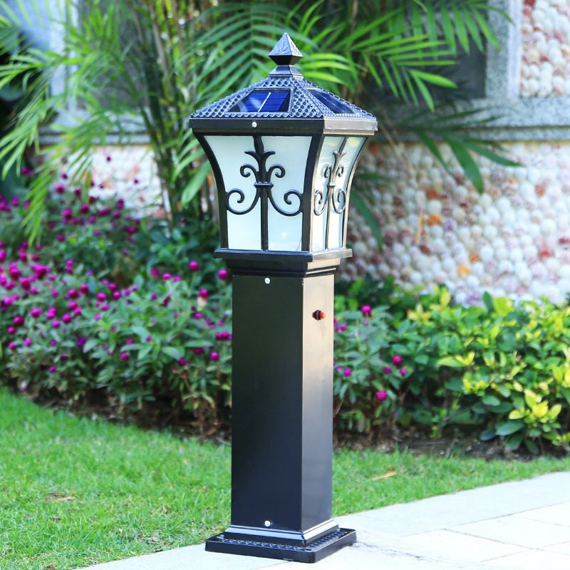 Traditional Flared Shade Solar Ground Light Metallic LED Path Lighting for Courtyard