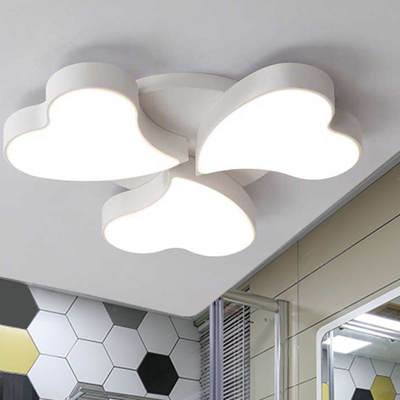 Plafonnier en forme de cœur en acrylique, plafonnier LED Art déco en blanc pour chambre à coucher