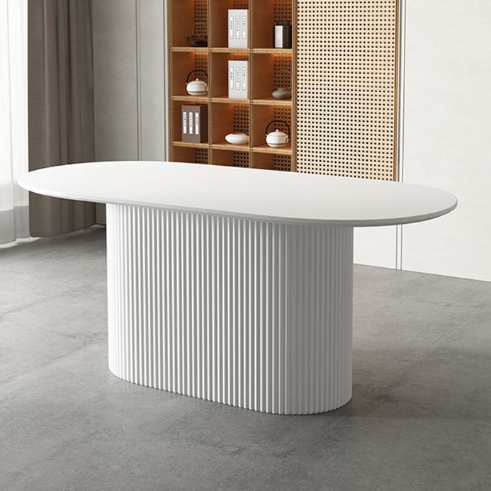 Mesa de comedor ovalado contemporánea de la base de madera sólida con base de pedestal