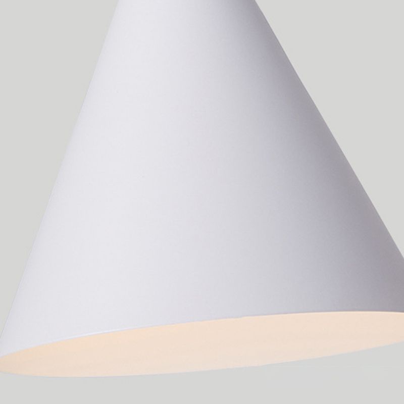 Lampe à paroi nordique moderne cône en fer forgé de clause de mur suspendu pour les espaces intérieurs