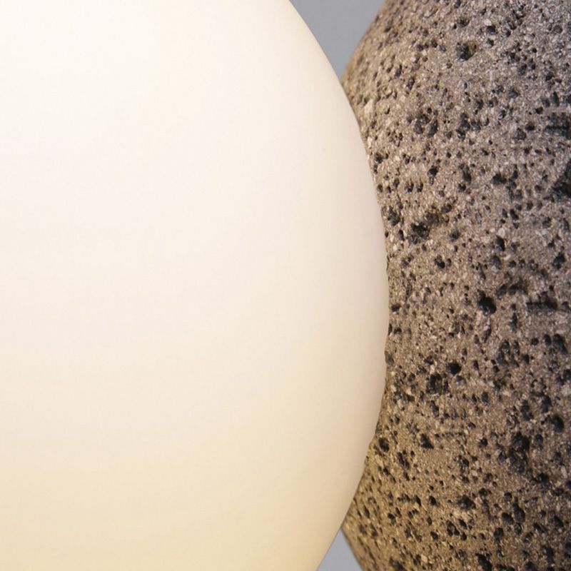 Neuheit einfacher Schneeball -Anhänger Zement 1 Leichtes Wohnzimmer Licht in Schwarz mit Milchglasschatten