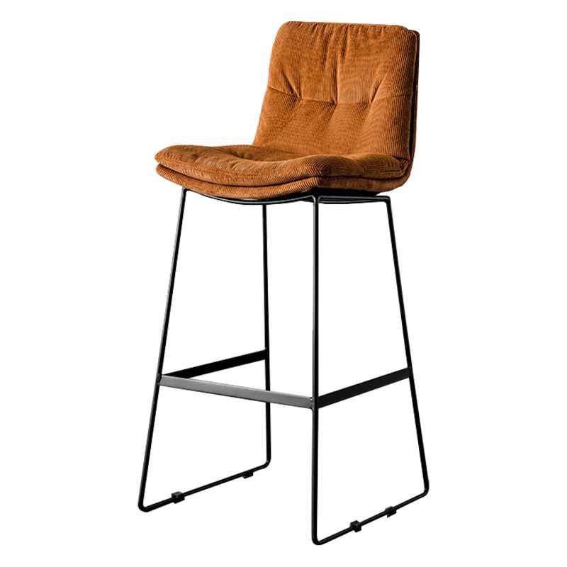 Moderner Eimer-Barhocker mit niedriger Rückenlehne, Eisenbeine, Fußstütze, Barhocker für den Innenbereich