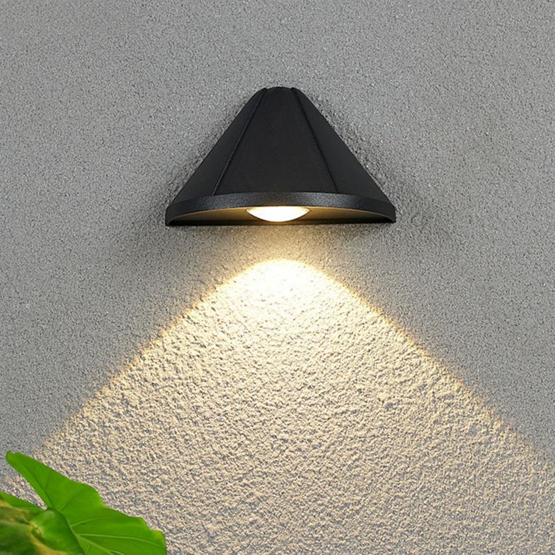 Triangle Shape Wall Lamp Modern Style Metal 1 Light Wall Light in Black/White