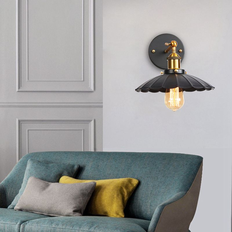 Metal Rectivo del brazo de la pared de la pared Fábrica 1 Bulbo Comedor Comedor Luz de pared en negro y latón