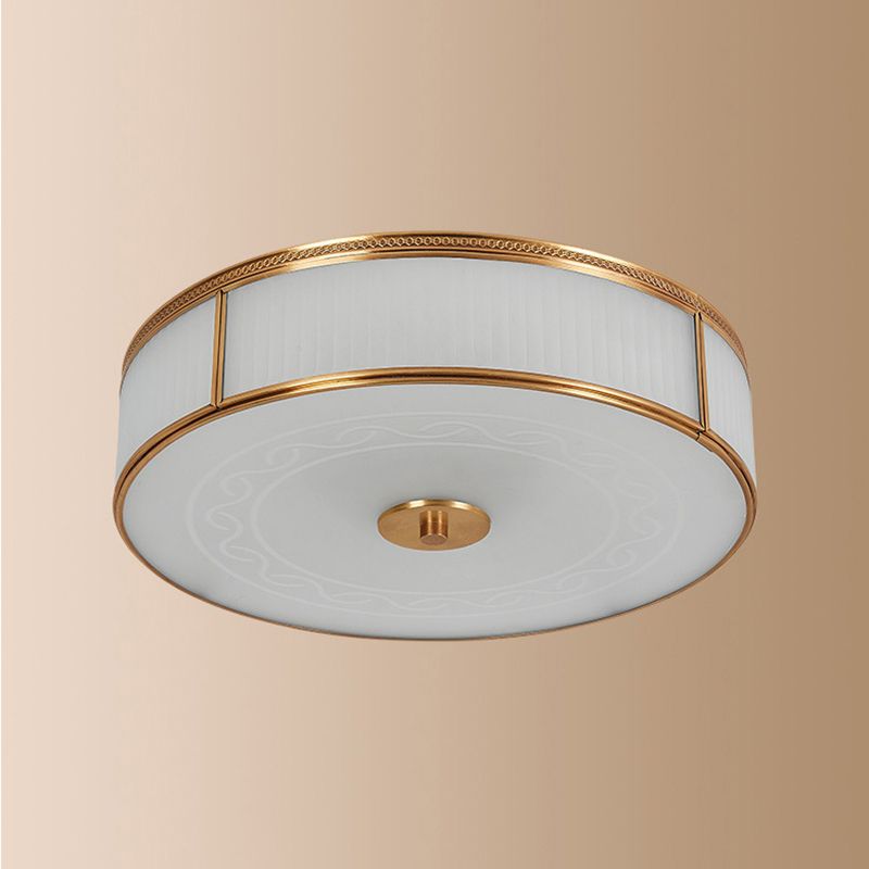 Plafonnier circulaire doré de style artistique colonial, plafonnier d'intérieur en cuivre avec abat-jour en verre