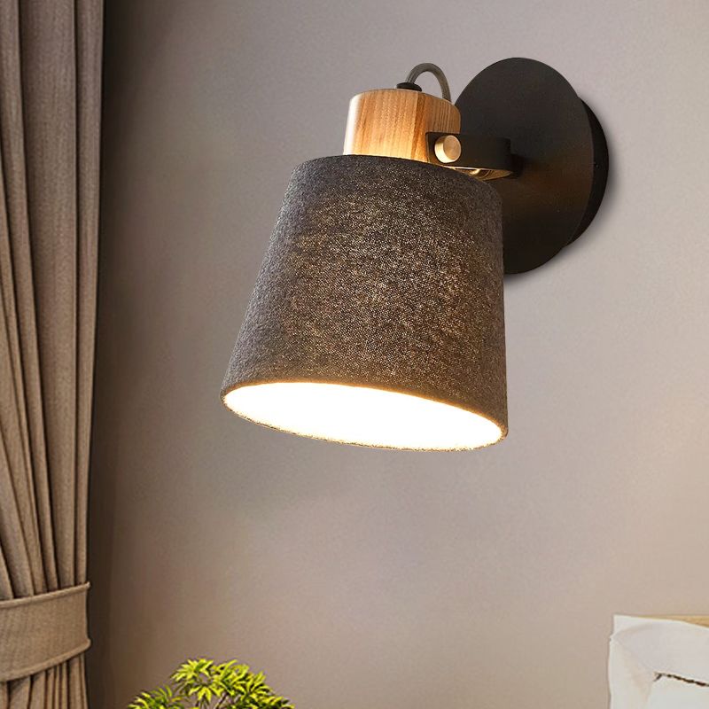1 Kopfholzwandbeleuchtung Modernismus Schwarz Wandmontierte Lampe mit Fassstoffschatten