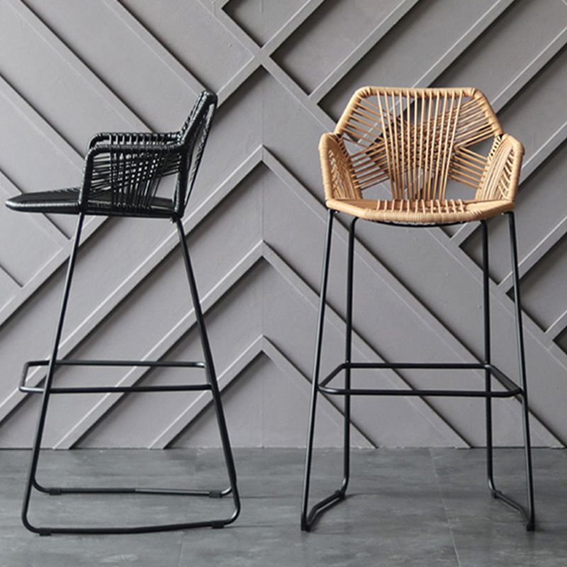 Scandinavian Plastic Rattan Bar Stool Armed Bucket Stool with Metal Legs