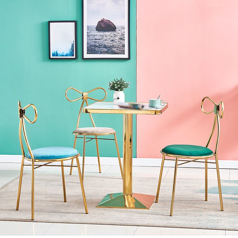 Chaise d'appoint en métal de style Glam, chaise de salle à manger à dossier ouvert avec pieds dorés pour un usage domestique