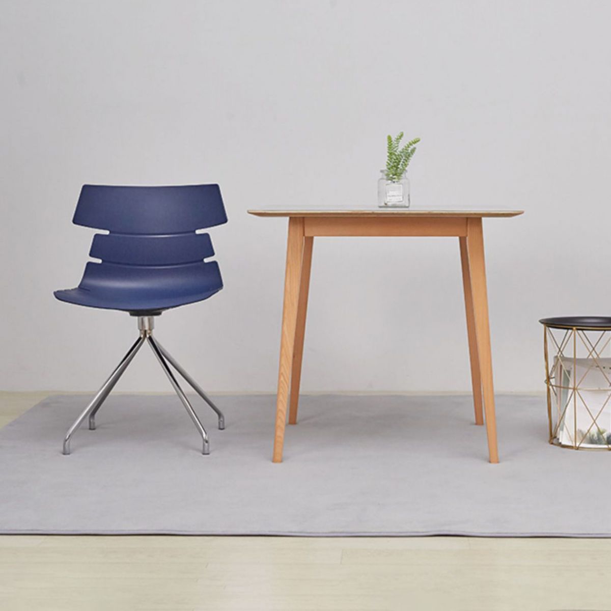 Silla lateral de plástico contemporánea Silla de comedor con respaldo sólido para restaurante