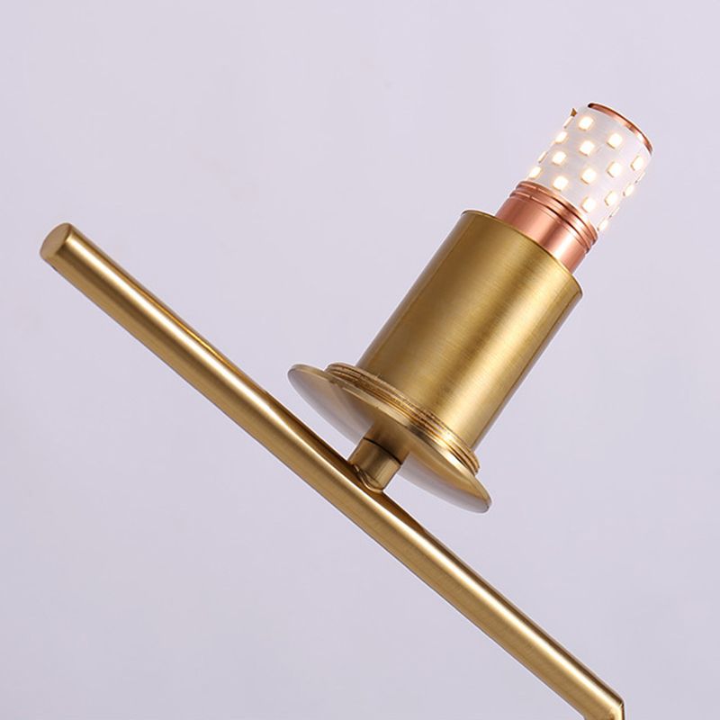 Lampada da tavolo globo dorato in stile moderno e conciso Lampada da tavolo in ferro placcato per spazi interni