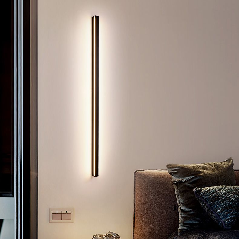 Lineare Form Metallwandbeleuchtung moderner Stil 1-Licht-Wandleuchte in Schwarz