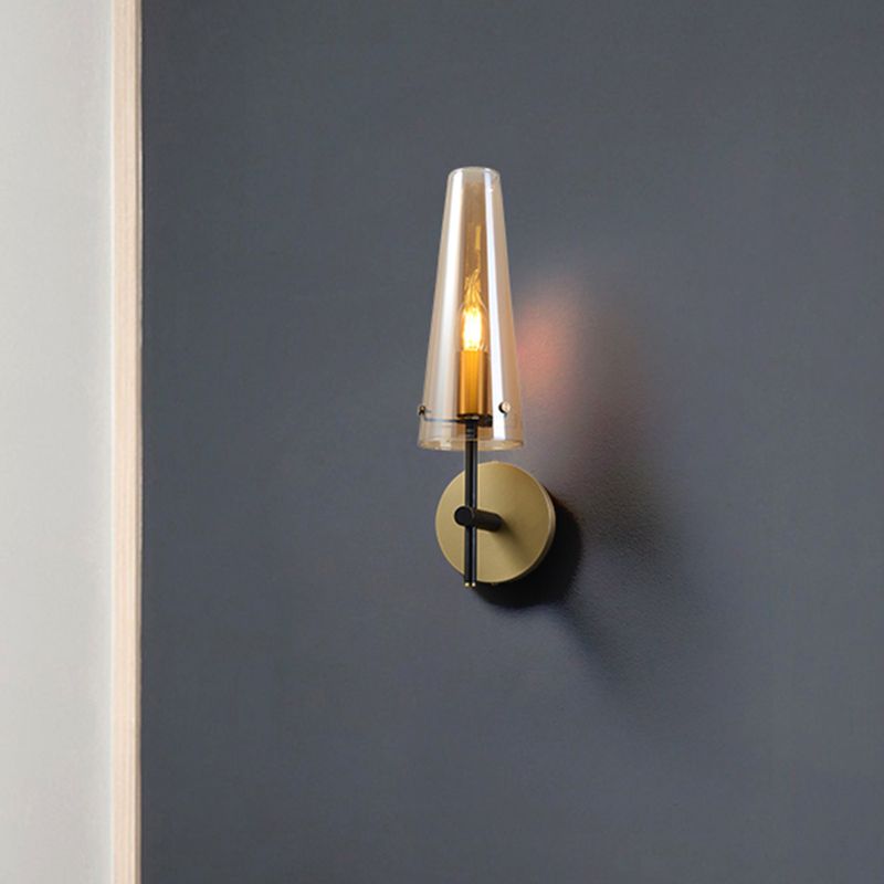 Verre en verre transparent mural conical éclairage mural minimaliste à 1 lumière en noir