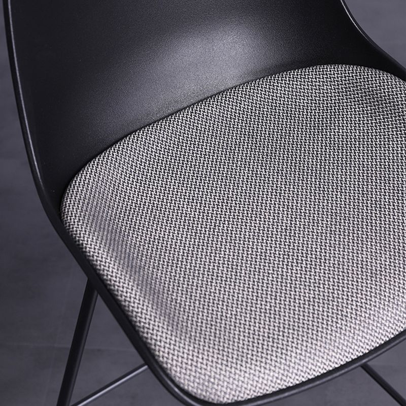 Modern Plastic Bar-stool Bucket Seat Counter Bar Stool with Metal Legs