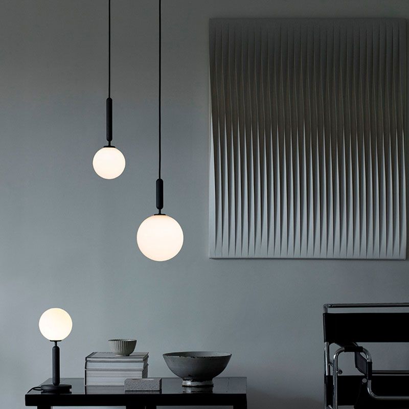 Moderne minimalistische Anhängerleuchte -Deckenbeleuchtung mit kreativer Glasform