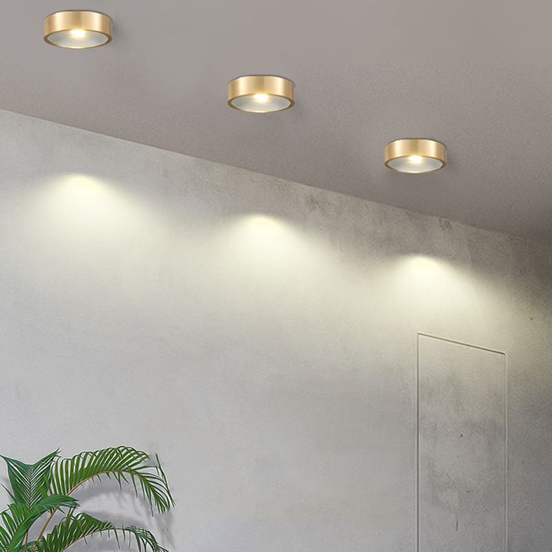 Plafonnier LED concis moderne en cuivre de forme cylindrique encastré pour porche balcon