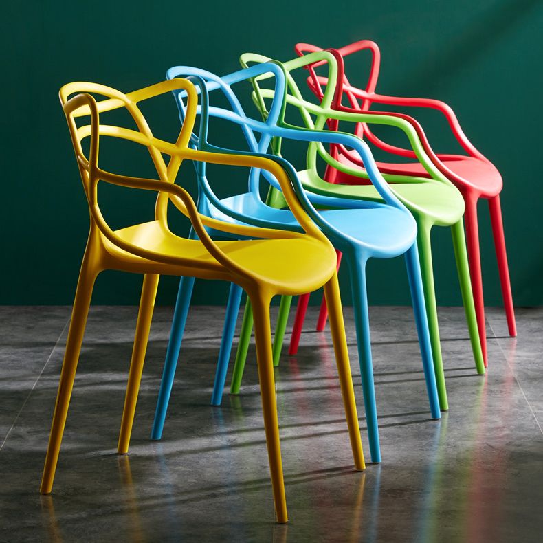 Sillas de comedor de cocina de estilo moderno Silla auxiliar con brazo de comedor con patas de plástico