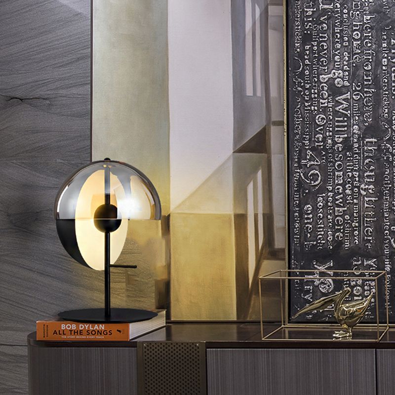 Eenvoudige bureaulamp huishoudelijke glazen tafellichtmakelaar voor slaapkamerstudieruimte