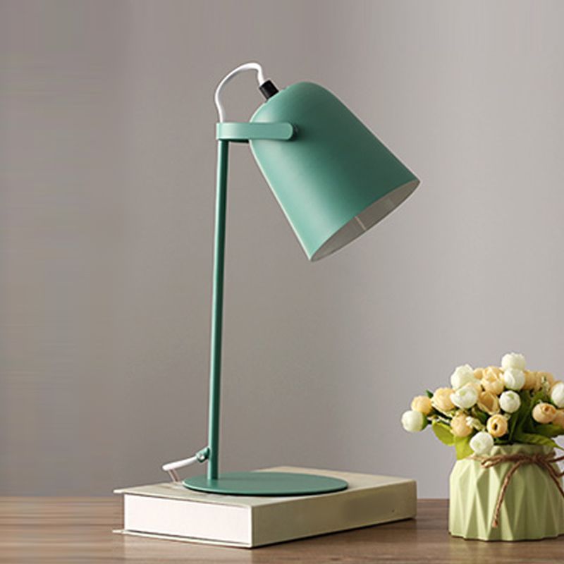 Lampe de table de chevet conique de style contemporain en métal 1 lampe de table à la lumière