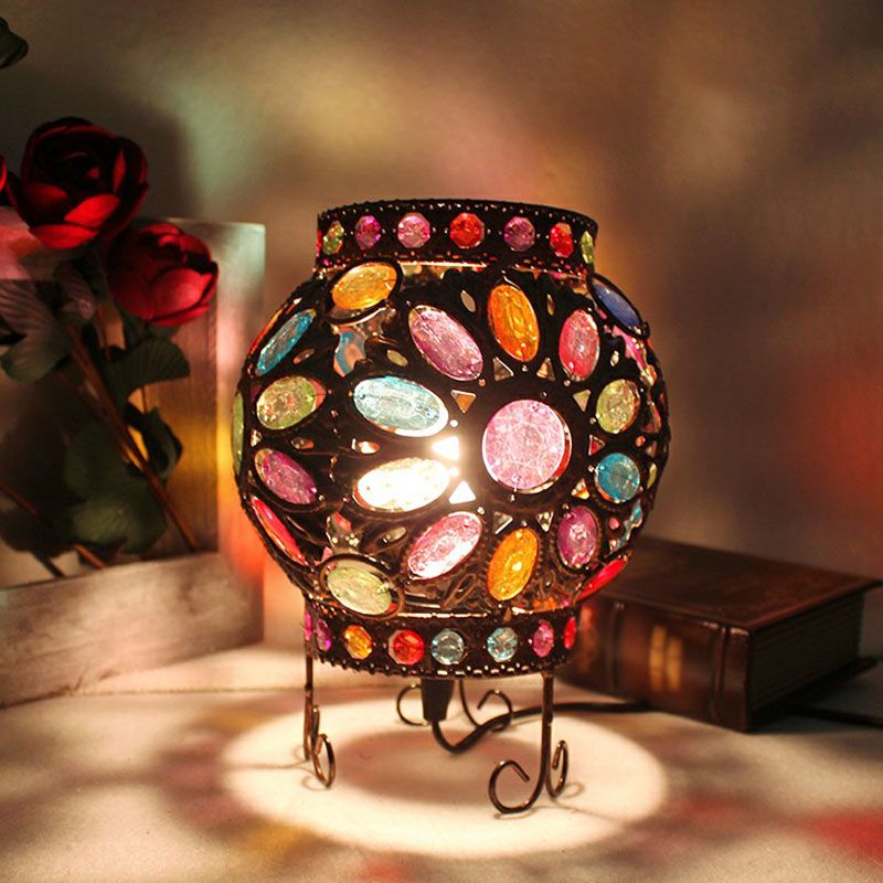 Oblate ijzeren tafelverlichting traditionele 1-licht slaapkamer nachtkastje lamp met acrylkraal in brons