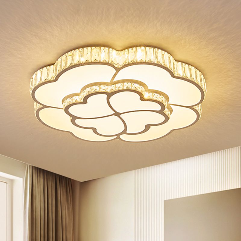 White Finish Clover Ceiling Mounted Fixture Modernist LED Crystal Flush Lighting for Bedroom