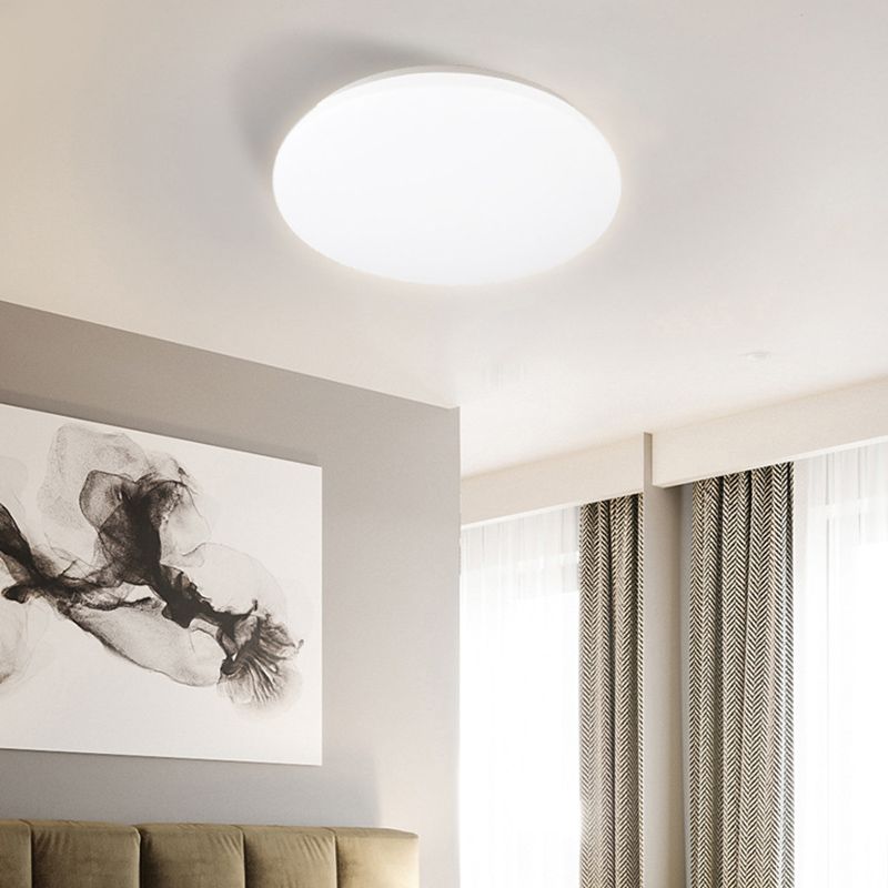 Weiße, kreisförmige LED-Deckenleuchte im modernen, prägnanten Aluminium-Einbaustil mit Acrylschirm