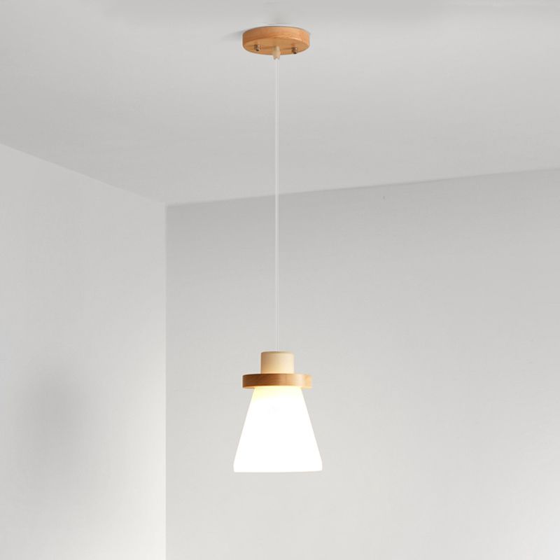 Bois massif conical suspension du plafond de plafond en verre blanc minimaliste pour salle à manger