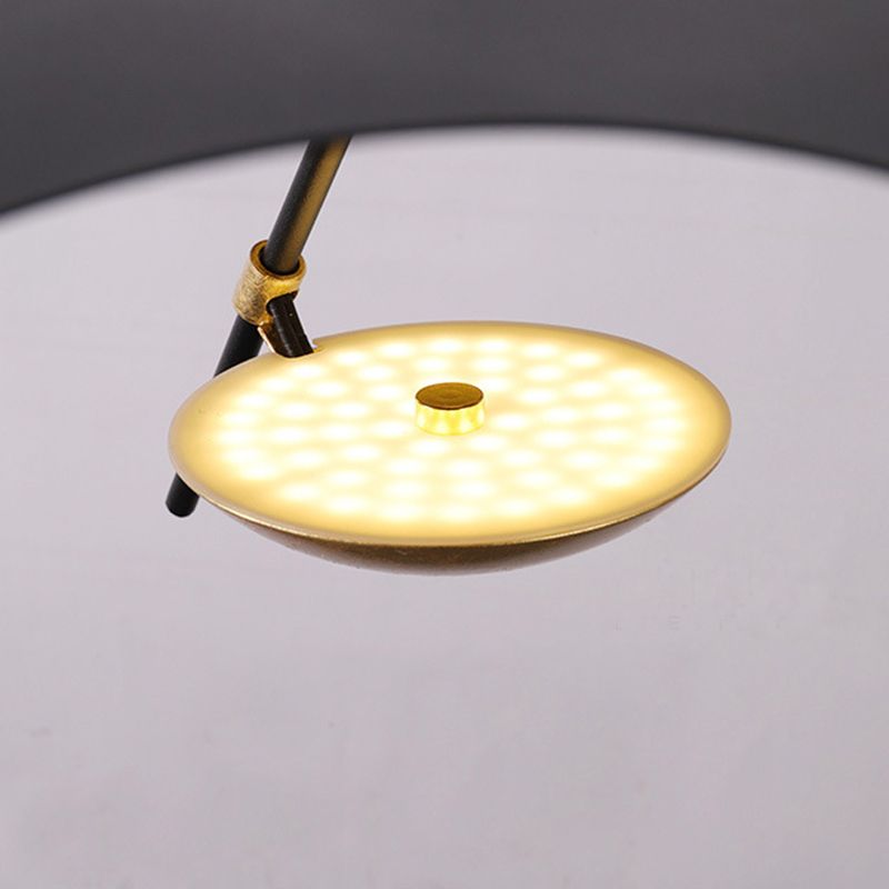 Schwarz -Gold -LED -Lampe im modernen kreativen Stil Schmiedeeisen anheizen Licht für Wohnzimmer