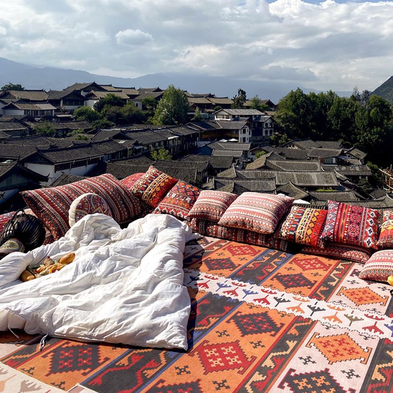 Red Southwestern Rug Polypropylene Geometric Pattern Area Carpet Non-Slip Backing Machine Washable Easy Care Indoor Rug for Parlor