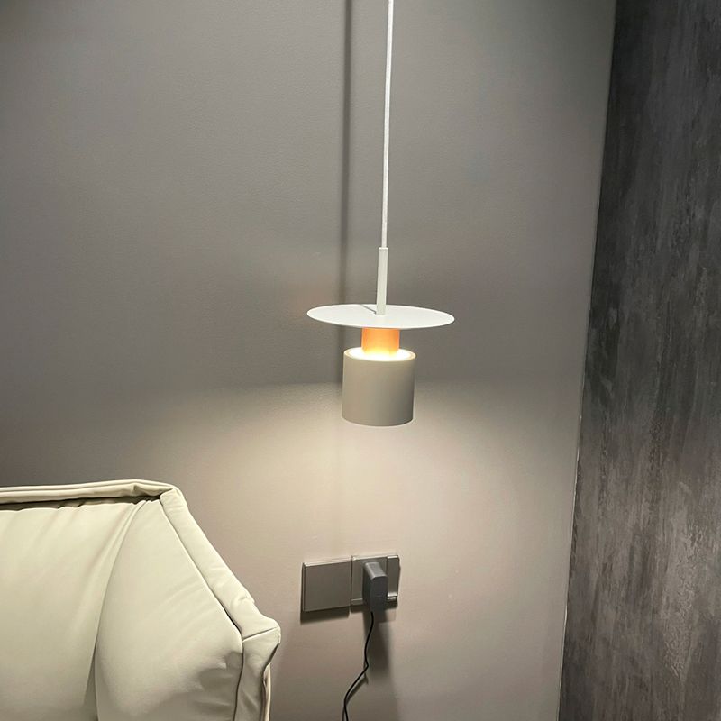 Pendre en fer laqué dans le style artistique moderne, lampe à suspension unique cylindrique pour chambre à coucher