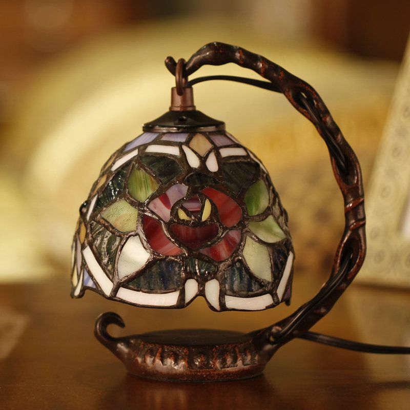 Victorian Dome Table Lighting 1-Light Handcrafted Art Glass Floral Patterned Desk Lamp in Green