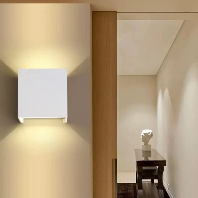 Square Shape Wall Lamp Modern Style Metal 2 Lights Sconce Lamp in Black/White
