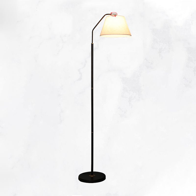 Lampada da pavimento contemporanea luce a pavimento colorata con tonalità in tessuto per camera da letto