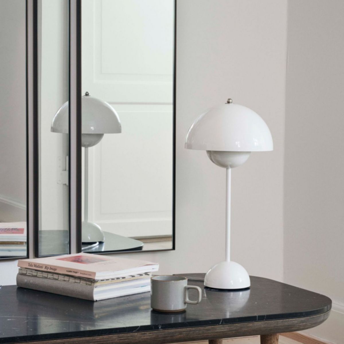 Metal Geometric Night Table Lamps Modern Style 1 Light Table Lamp
