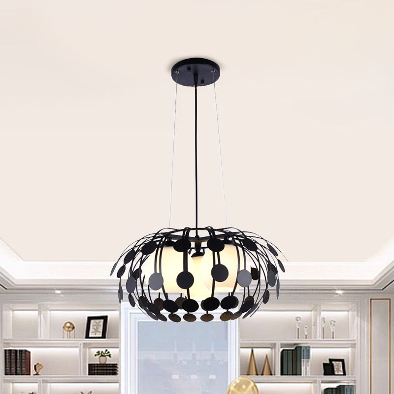 Chandelier de globe noir / blanc moderne 3 lumières en verre blanc suspendu plafonnier avec cadre en fer ovale