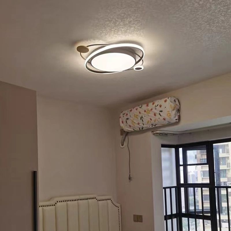 Metal Round Shape Flush Ceiling Light Modern Style 3 Lights Flush Mount Lighting