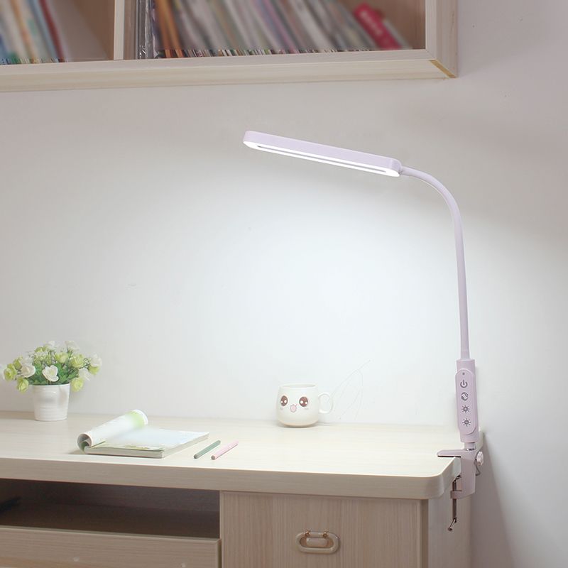 Lampe de table linéaire lampe moderne en métal.