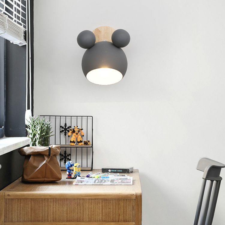 Luz de pared de madera en el estilo de hierro forjado de estilo de madera en el dormitorio