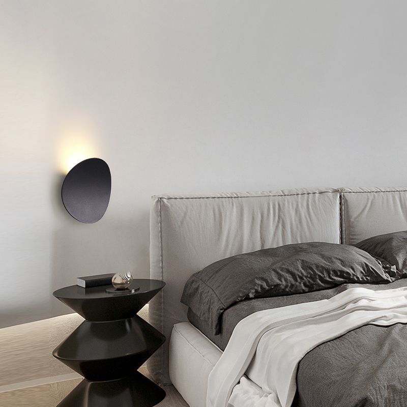 Round Metal Wall Sconce Modern Style 1-Light Wall Mount Lighting